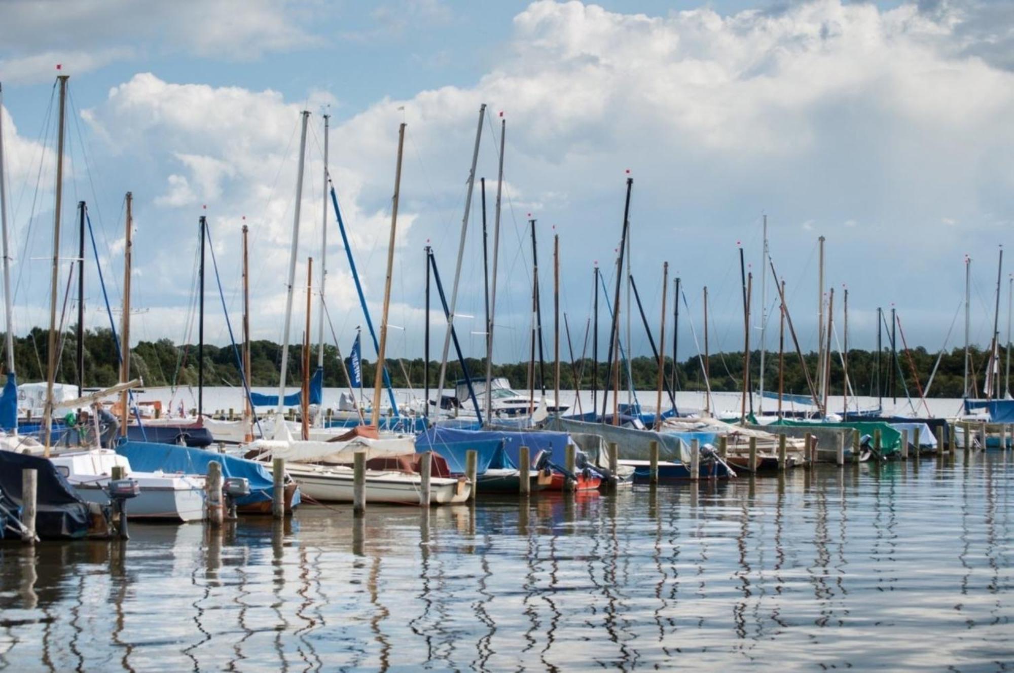Kleine Nordseewelle ohne Hund - a17083 Norden Exterior foto